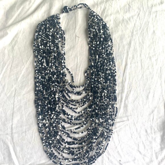 Heavily beaded necklace from Thailand - Picture 2 of 4